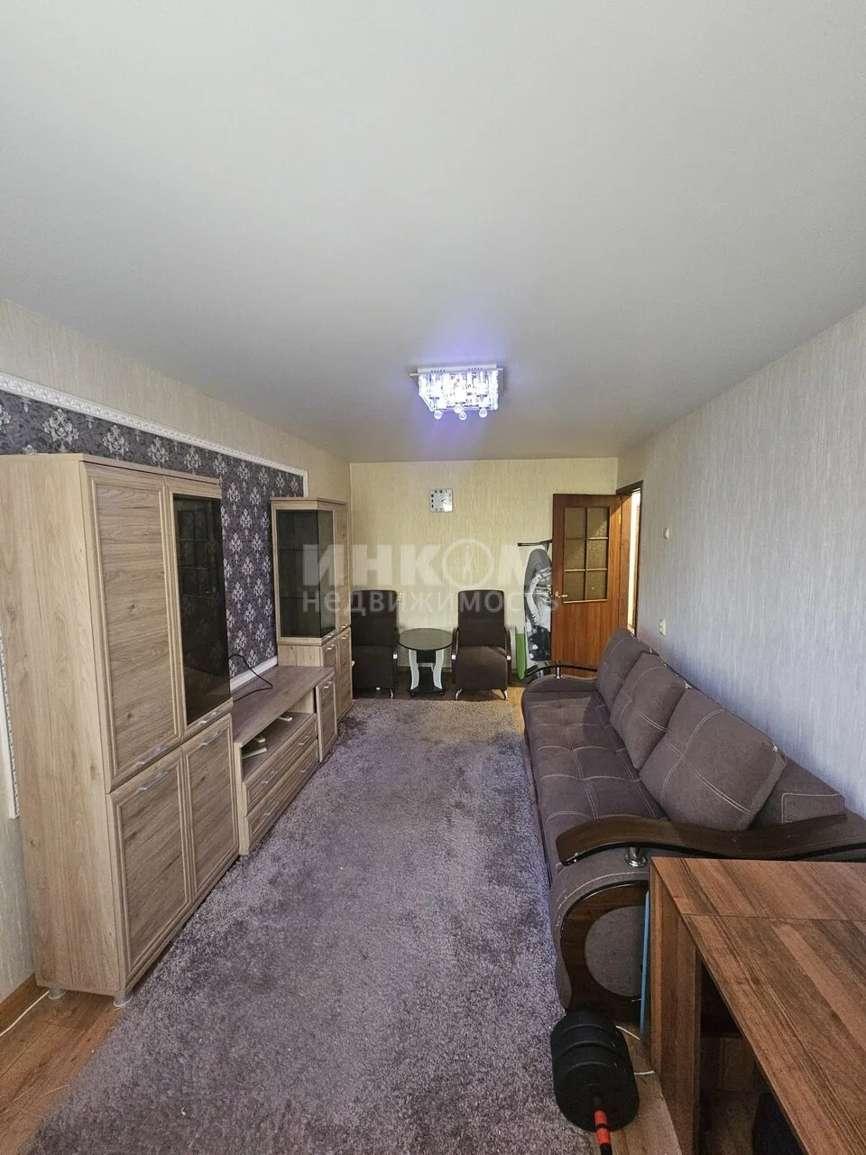 г. Луганск кв. Комарова Дом-28 Продам 3-х комн. квартиру Площадь-60м2, 5-й этаж 5-ти эт...