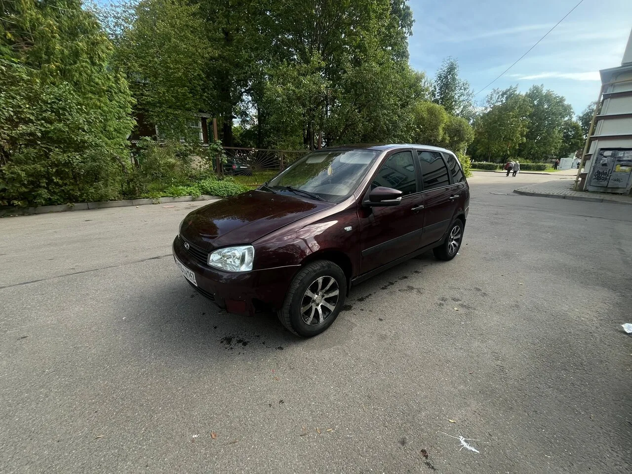 В продаже 2012 год в хорошем состояние двигатель коробка без нареканий документы в поря...