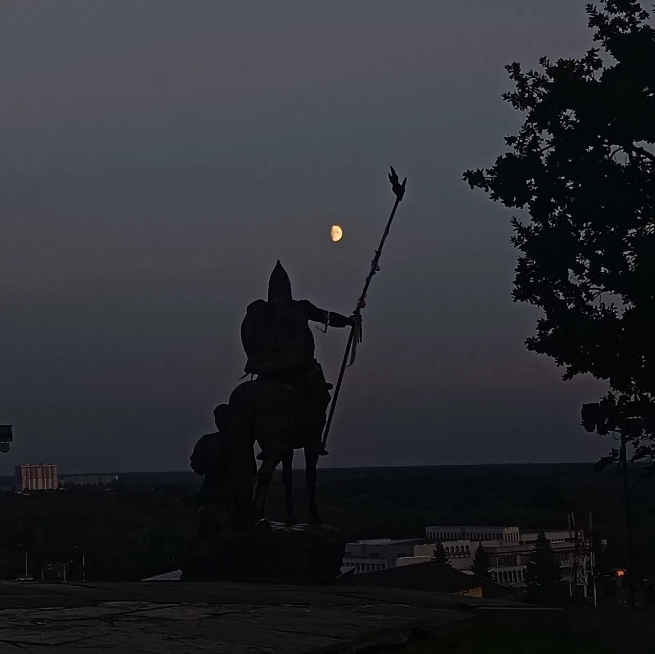 Смотрящий за городом - Пересвет.