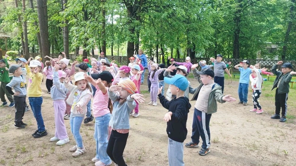 🤗Сегодня территория нашего детского сада наполнилась звонким и заразительным детским с...