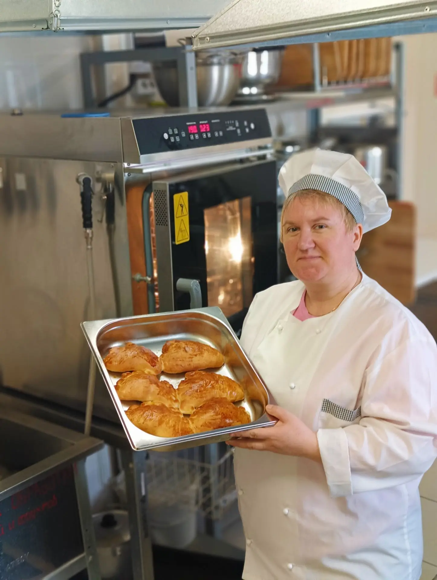 🥬Здоровое питание для наших ребят стало ещё вкуснее🥐

🎁В мае наш Центр получил ценный подарок — с