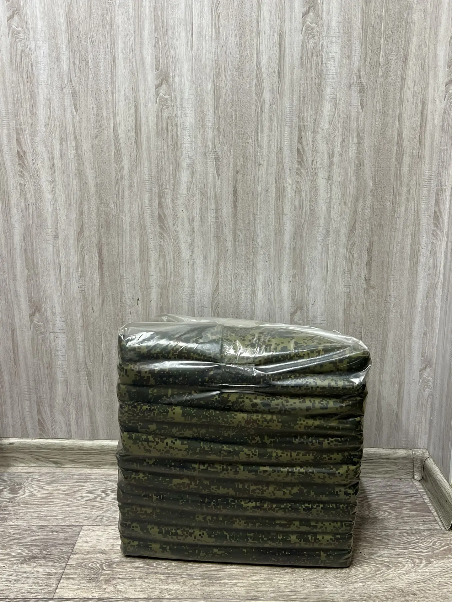 🧵 ЛОСКУТ КУРТОЧНОЙ ТКАНИ