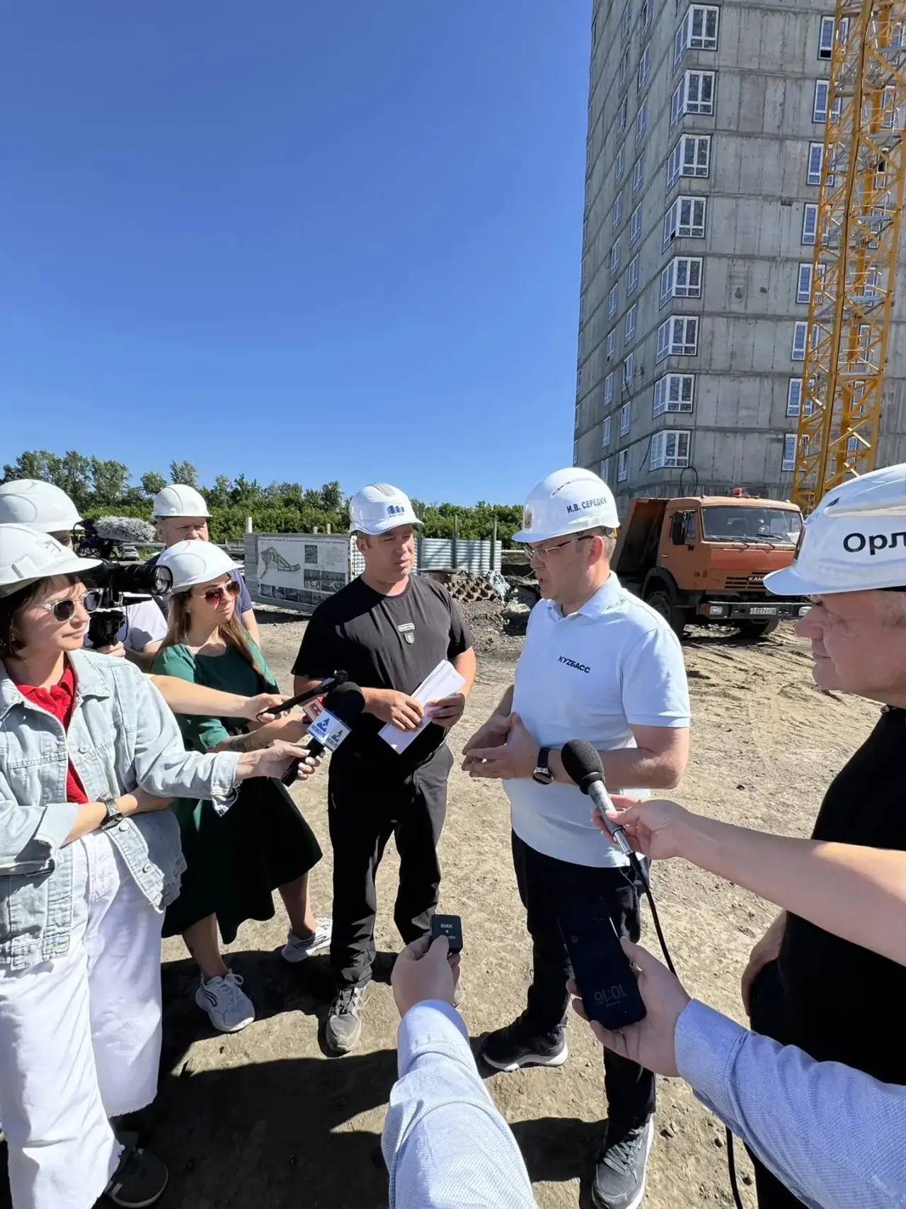 🏗️ Новая школа. Новая набережная. Новый уровень жизни.

ЖК «Маяковский» посетил губернатор Кузбасса