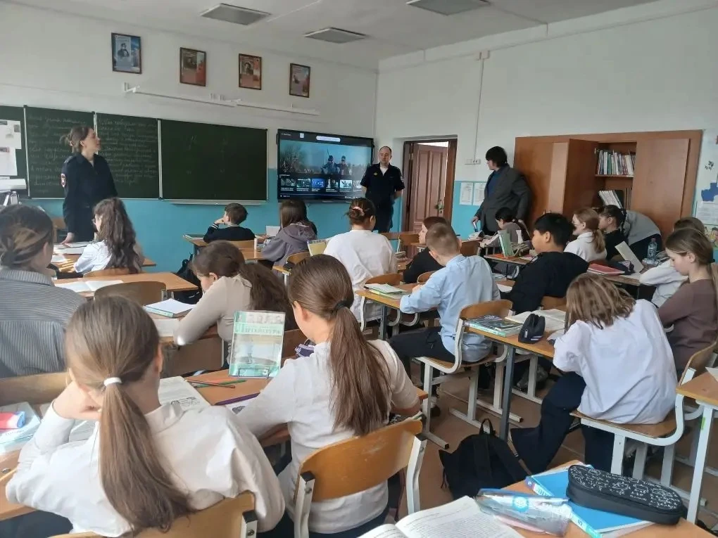 Профилактическое мероприятие по безопасности дорожного движения в гимназии № 1  28 апреля в МБОУ г. 