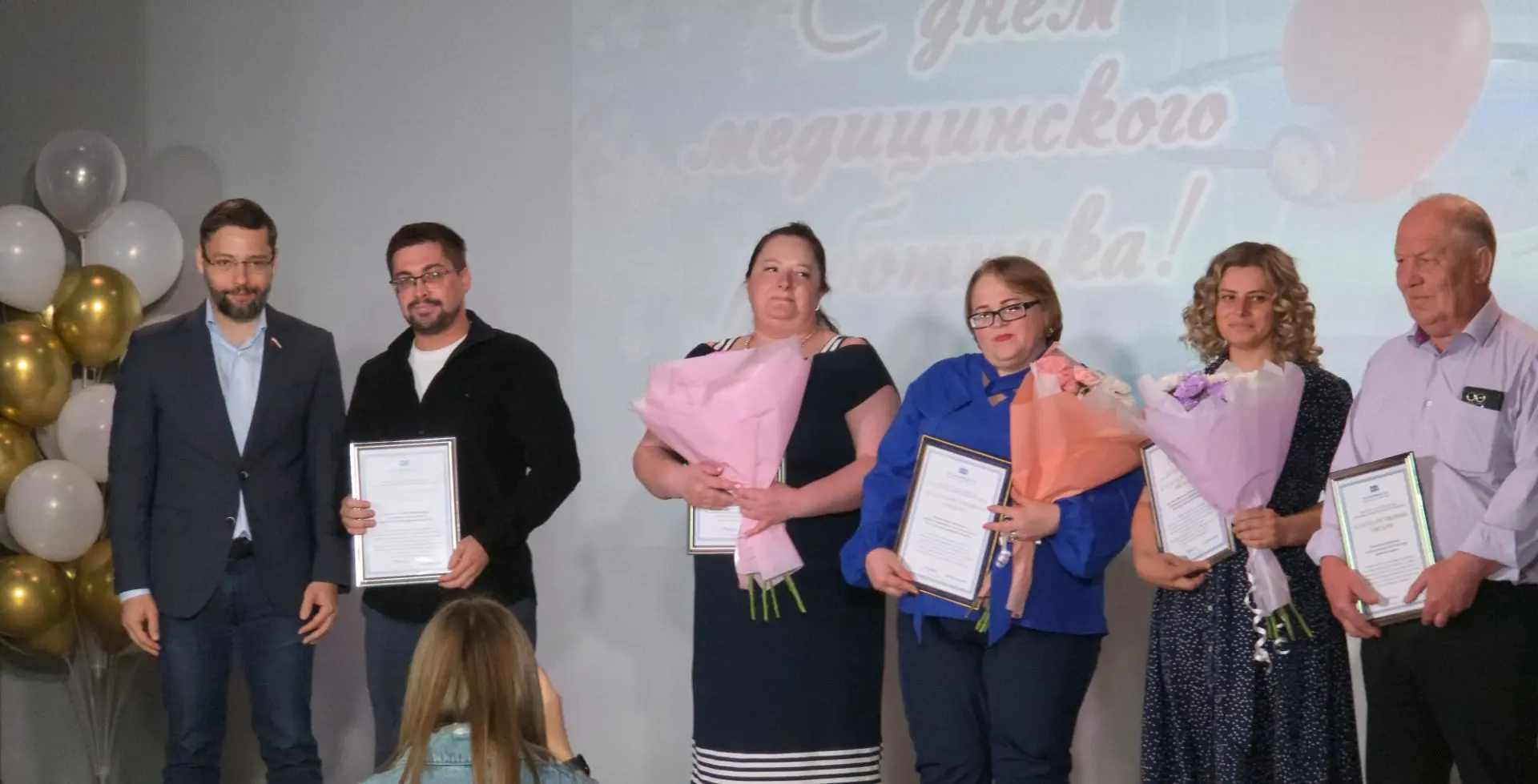 🎉 21 июня – День медицинского работника

👨‍⚕️👩‍⚕️ Уважаемые медицинские работники,
ветераны здрав