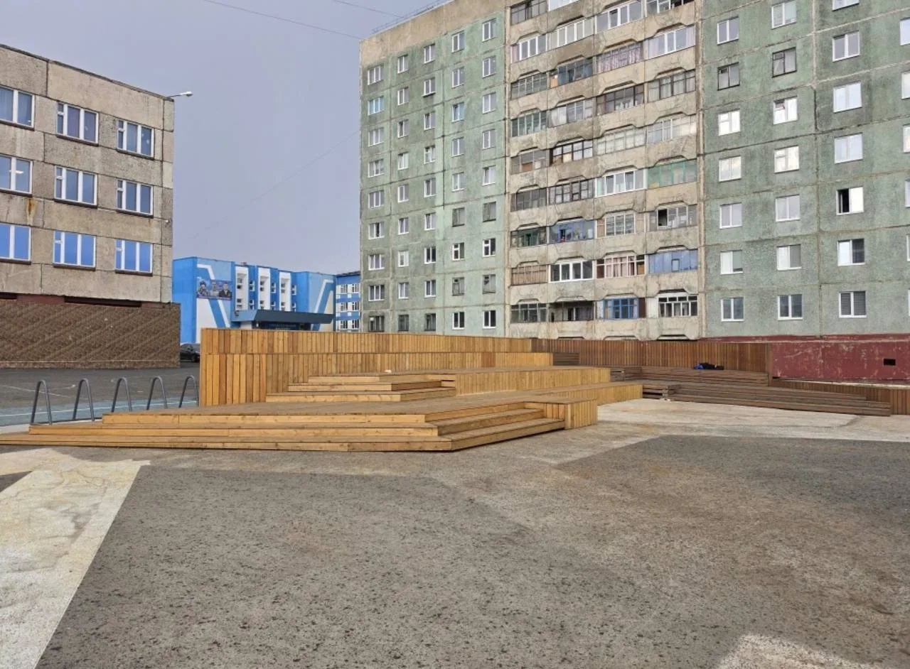 📌 В Кайеркане завершается этап благоустройства территории возле Молодёжного центра

📆 Работы старт