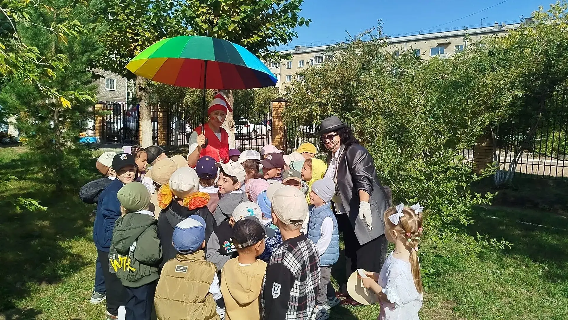 🍂 День знаний в детских садах Улан‑Удэ: осень постучала в двери — и праздник начался!