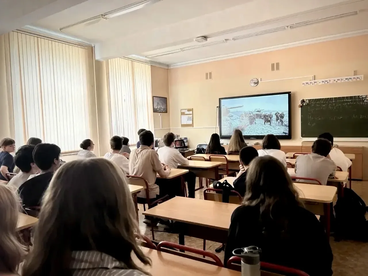 Сегодня, 8 мая 2026 года, тысячи московских школьников и студентов колледжей говорят «Спасибо» тем, 