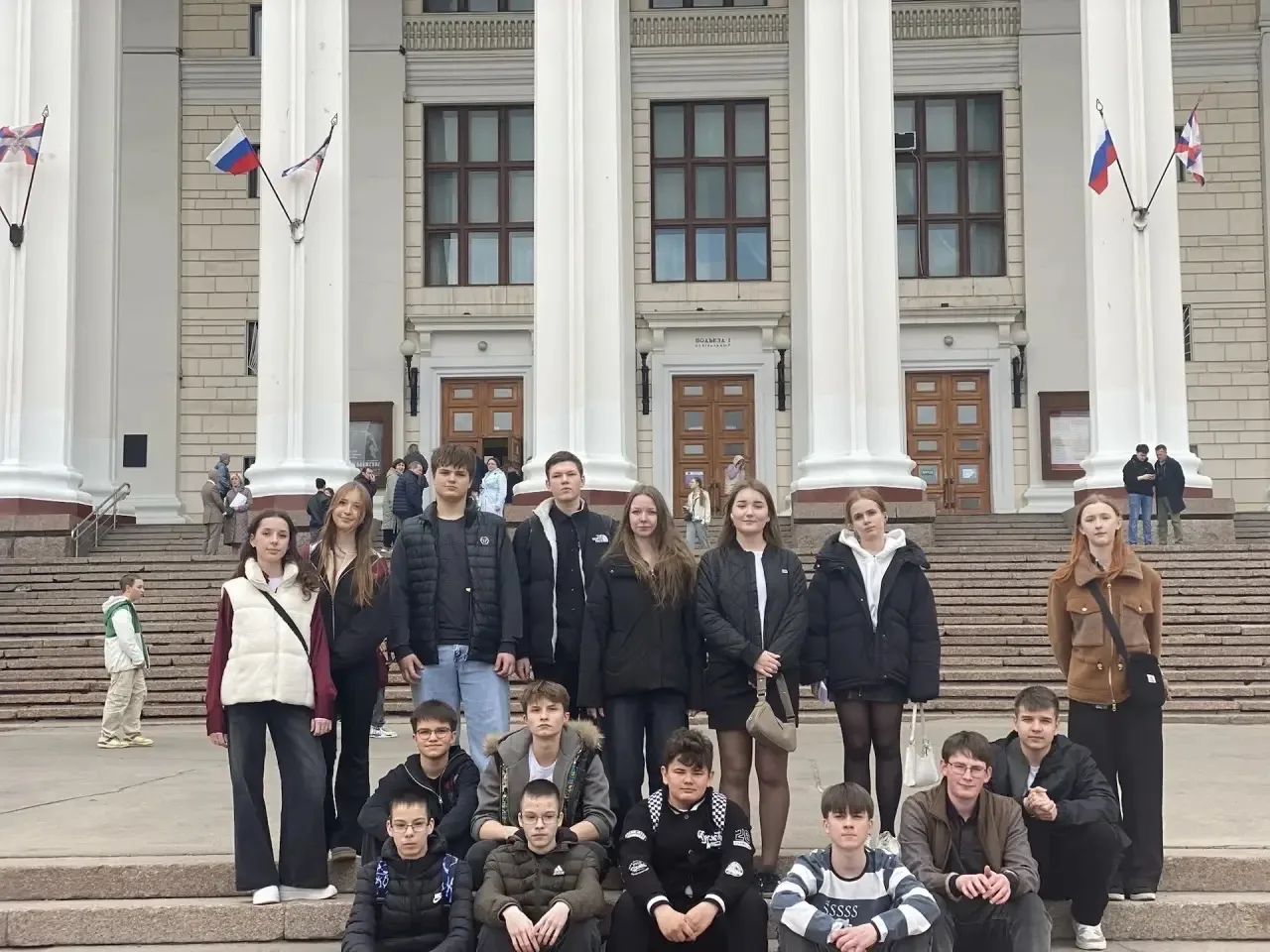 «Знамя Победы» в Театре Армии: кадеты 9-К прикоснулись к истории! 🇷🇺  9 мая наши кадеты 9 «К» класса