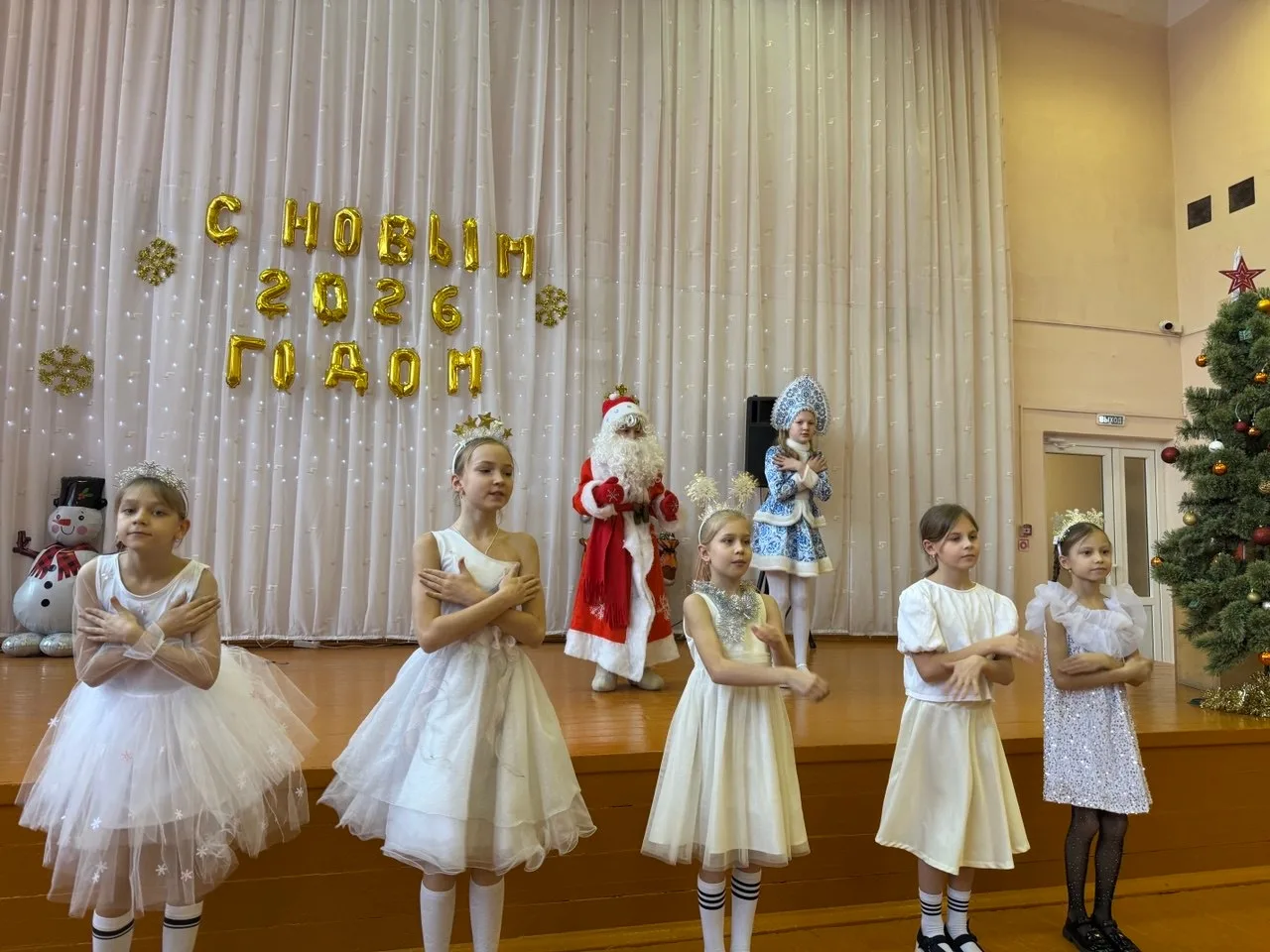 🎄 Конкурс «Лучший Дед Мороз и Снегурочка» 🎅🏻❄   ⛄ Захватывающий дух парад костюмов, блестящие выступ