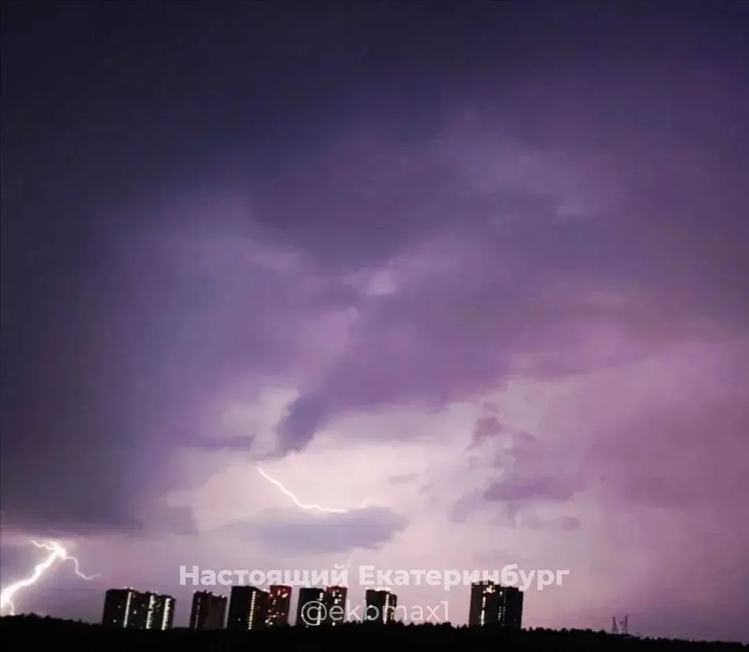 🌩️ Кадры недавней грозы на Северном Химмаше

📸 Настоящий Екатеринбург