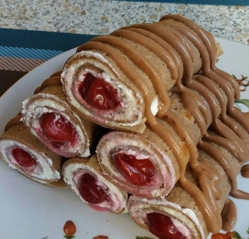 Шокоблинчики с нежной творожной начинкой и вишней 🥞