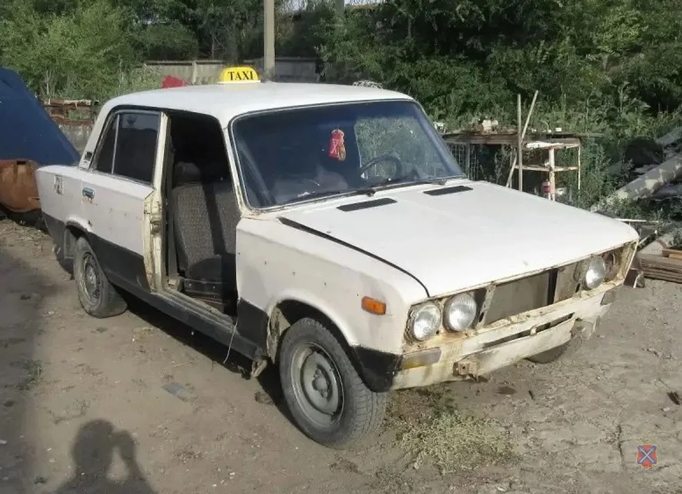 Волгоградские полицейские задержали подозреваемого, похитившего автомобиль для перепродажи
 
20 июля