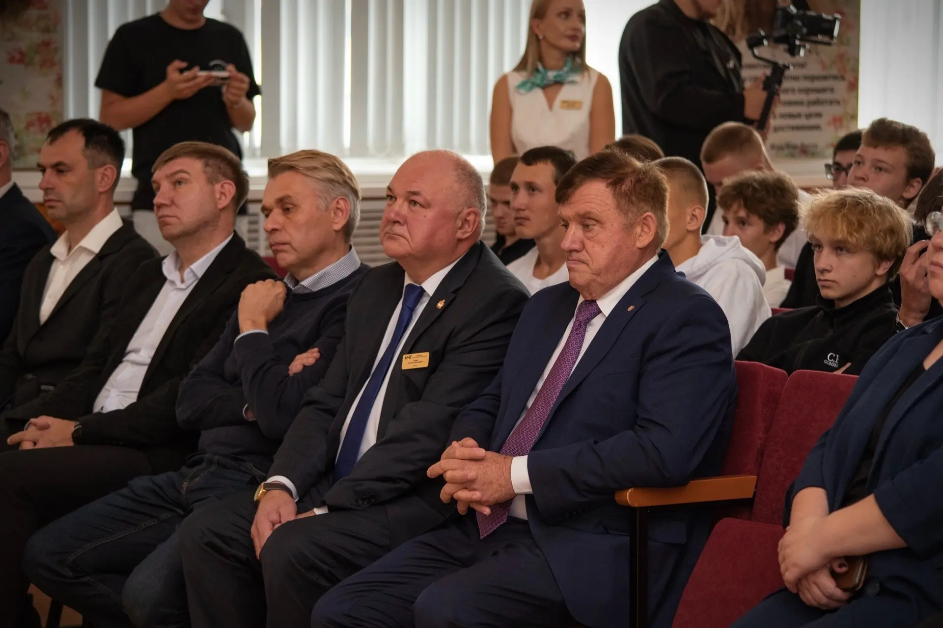 🏭 Двери открыты, станки запущены! Сегодня в Ишимском многопрофильном техникуме был офи...