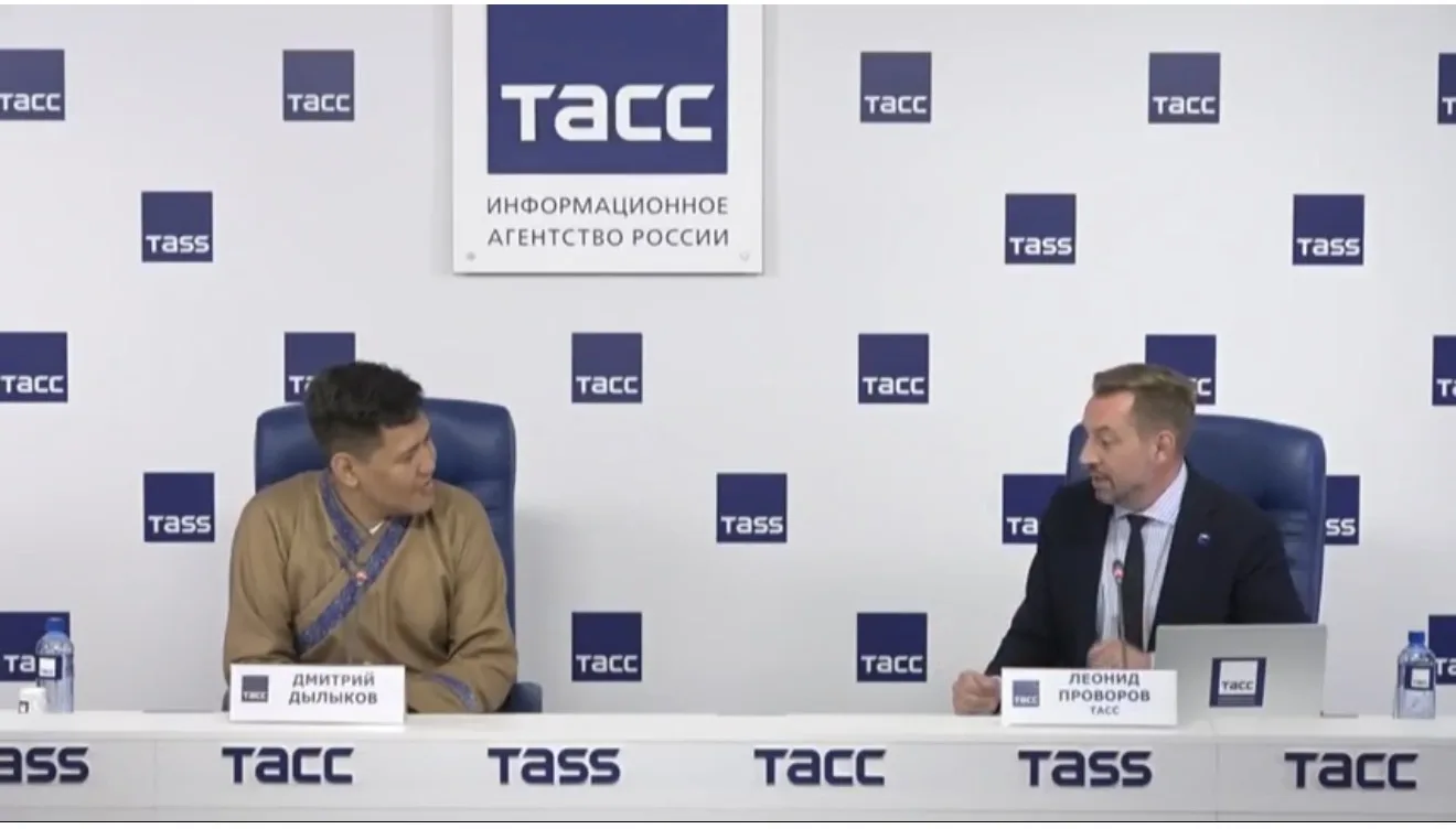 Директор театра Дмитрий Дылыков подробно рассказал журналистам  на пресс-конференции в пресс-центре 
