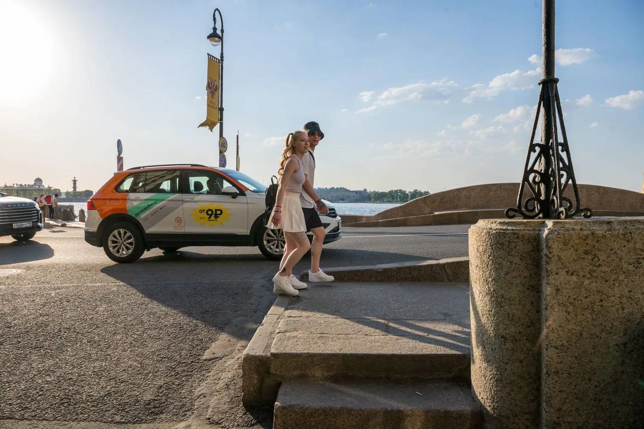 В Петербурге вырос спрос на каршеринг на фоне топливного кризиса, рассказал "Деловому П...