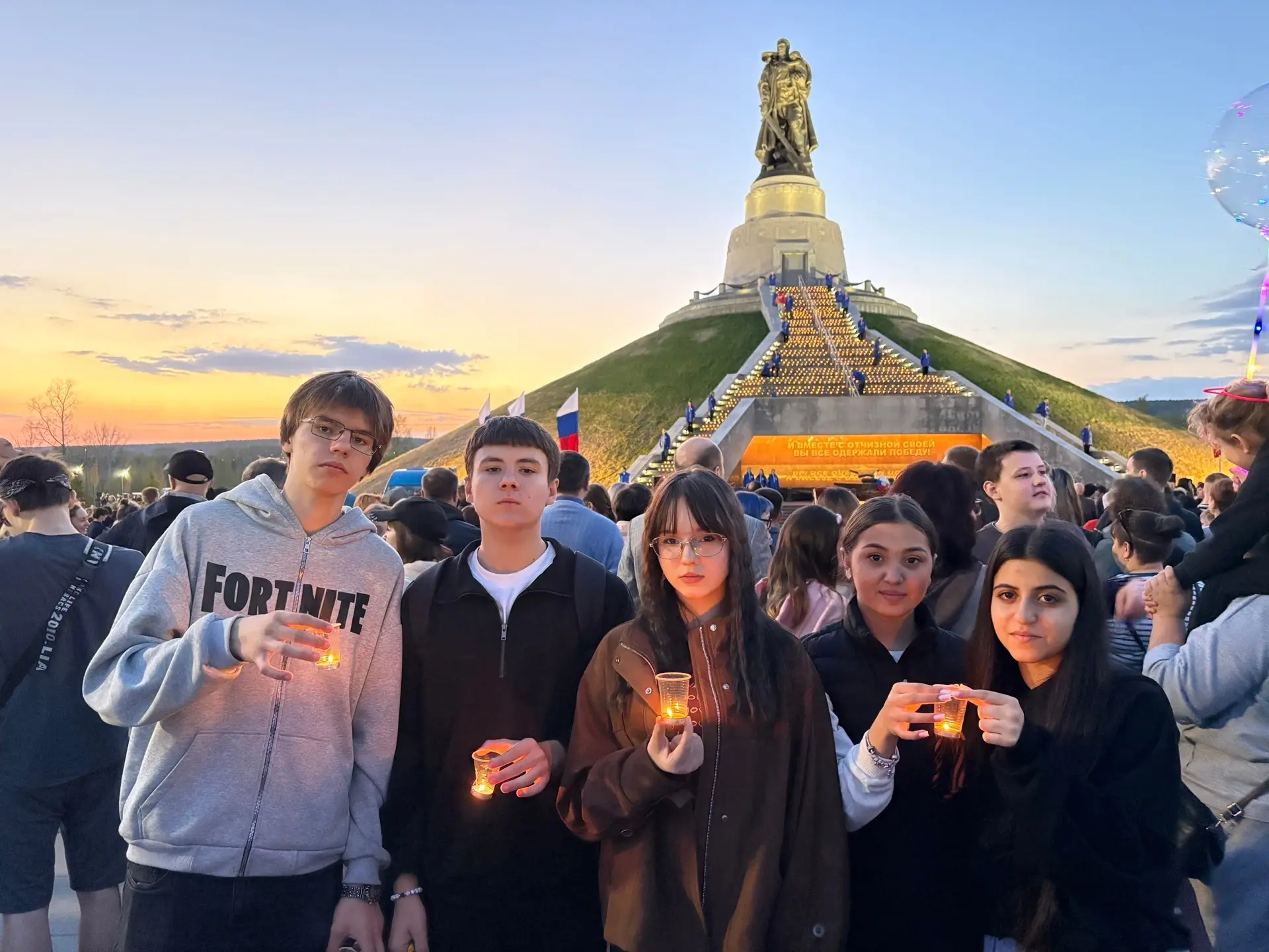 🕯️ Свеча памяти: чтим подвиг героев 🕯️  ⭐️Активисты юнармейского движения, Движения Первых и школьно