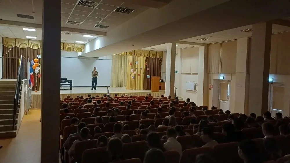 17 марта в нашей школе прошло удивительное выступление артистов филармонии на тему "Тайна третьей пл