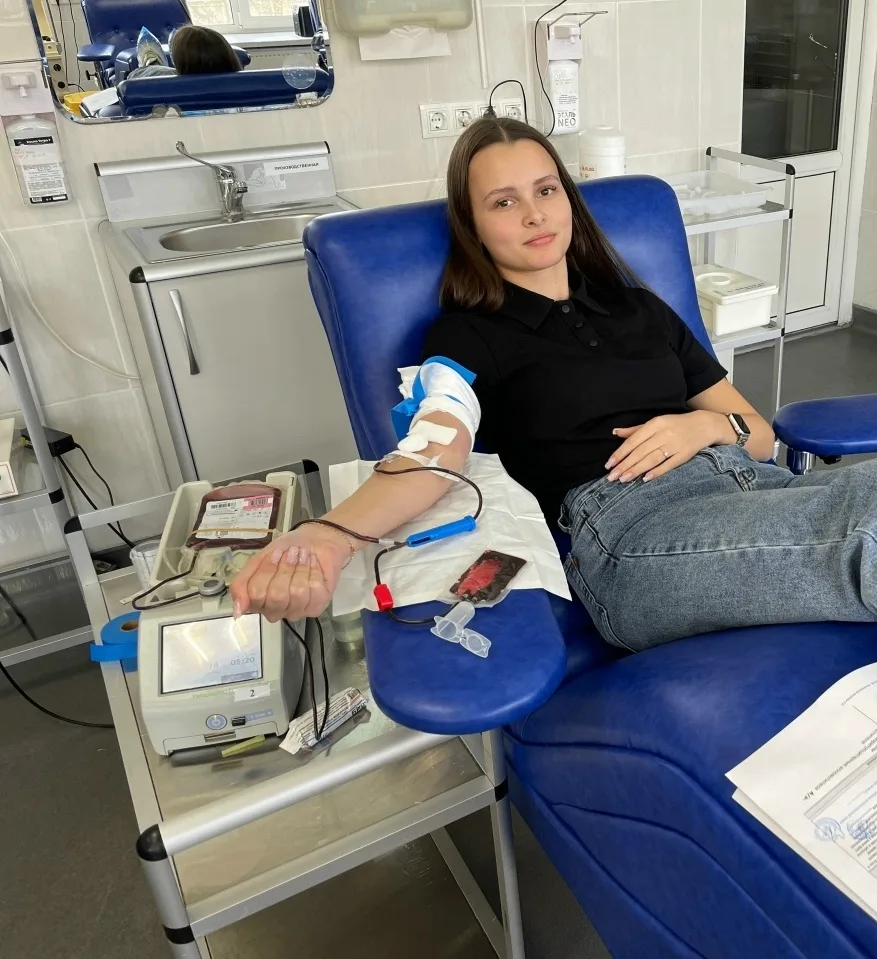 🩸 Одна донация — несколько спасённых жизней  Кровь разделяют на компоненты, поэтому одна сдача может