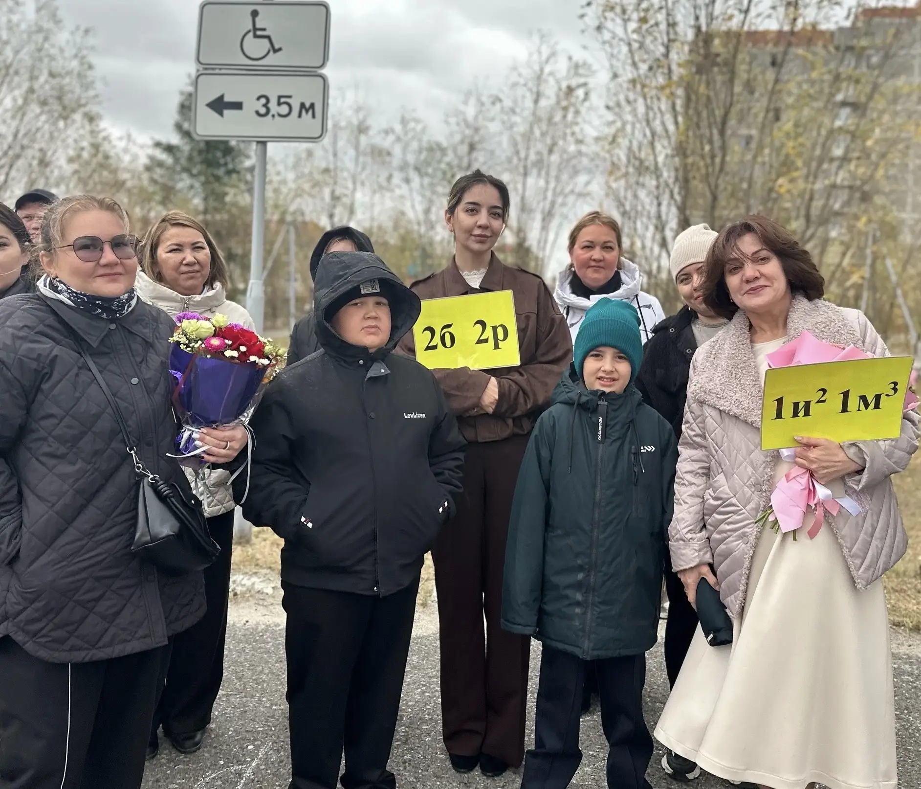 🎉🎊 Сегодня в нашей школе прошла торжественная линейка, посвящённая Дню знаний! 🎊🎉
