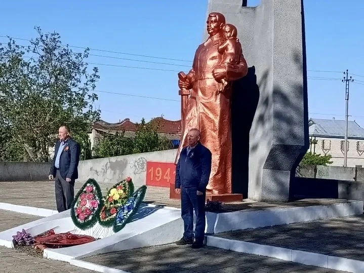 🕊️ Никто не забыт: депутаты «Единой России» посетили ветеранов и семьи героев