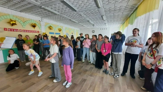 🇷🇺Год единства народов России.

👫Хоровод единства продолжает объединять ребят летних лагерей наше