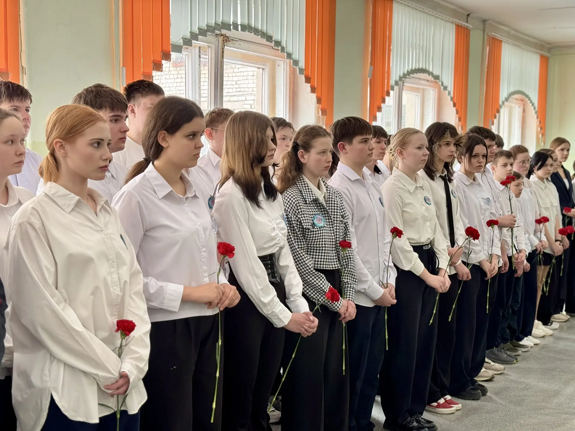 🏫Сегодня  была открыта Парта Героя, посвященная выпускнику школы №20 (на сегодняшний день МАОУ СОШ №
