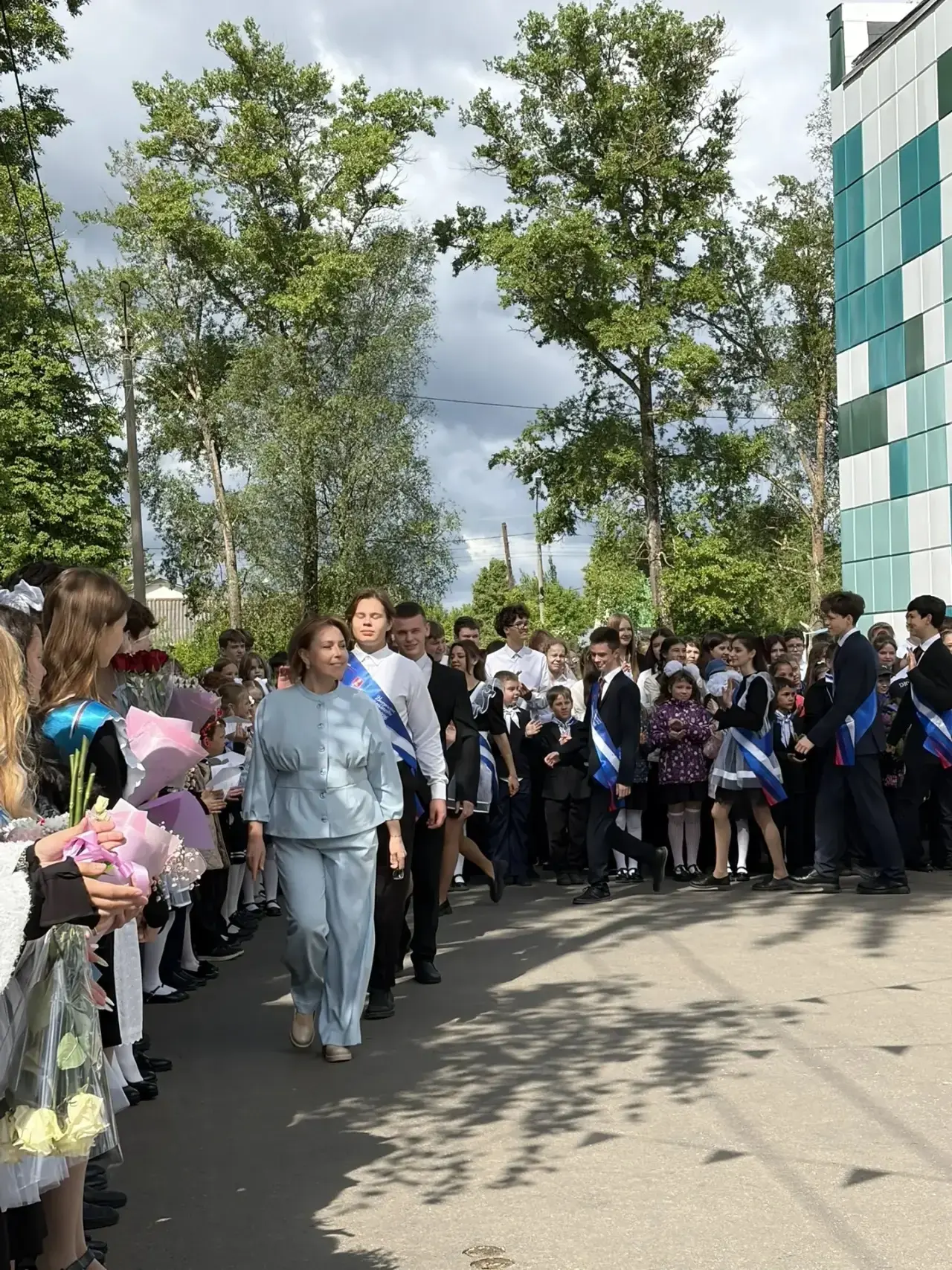 Дорогие выпускники! Вот и настал важный этап в вашей жизни — переход во взрослую жизнь!...