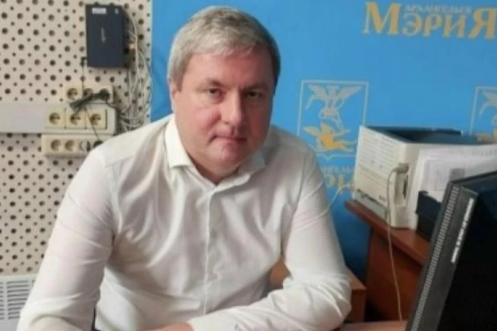 Глава Архангельска Дмитрий Морев дал разъяснения по ситуации с очередями на автозаправо...