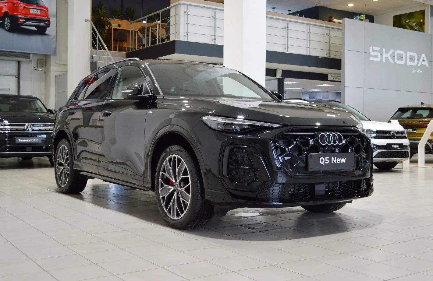 Долгожданная новинка! 
В наличии в Автоцентре Злата: Audi Q5L NEW 

Цена : 7199.000р.

☎ +7(831) 233