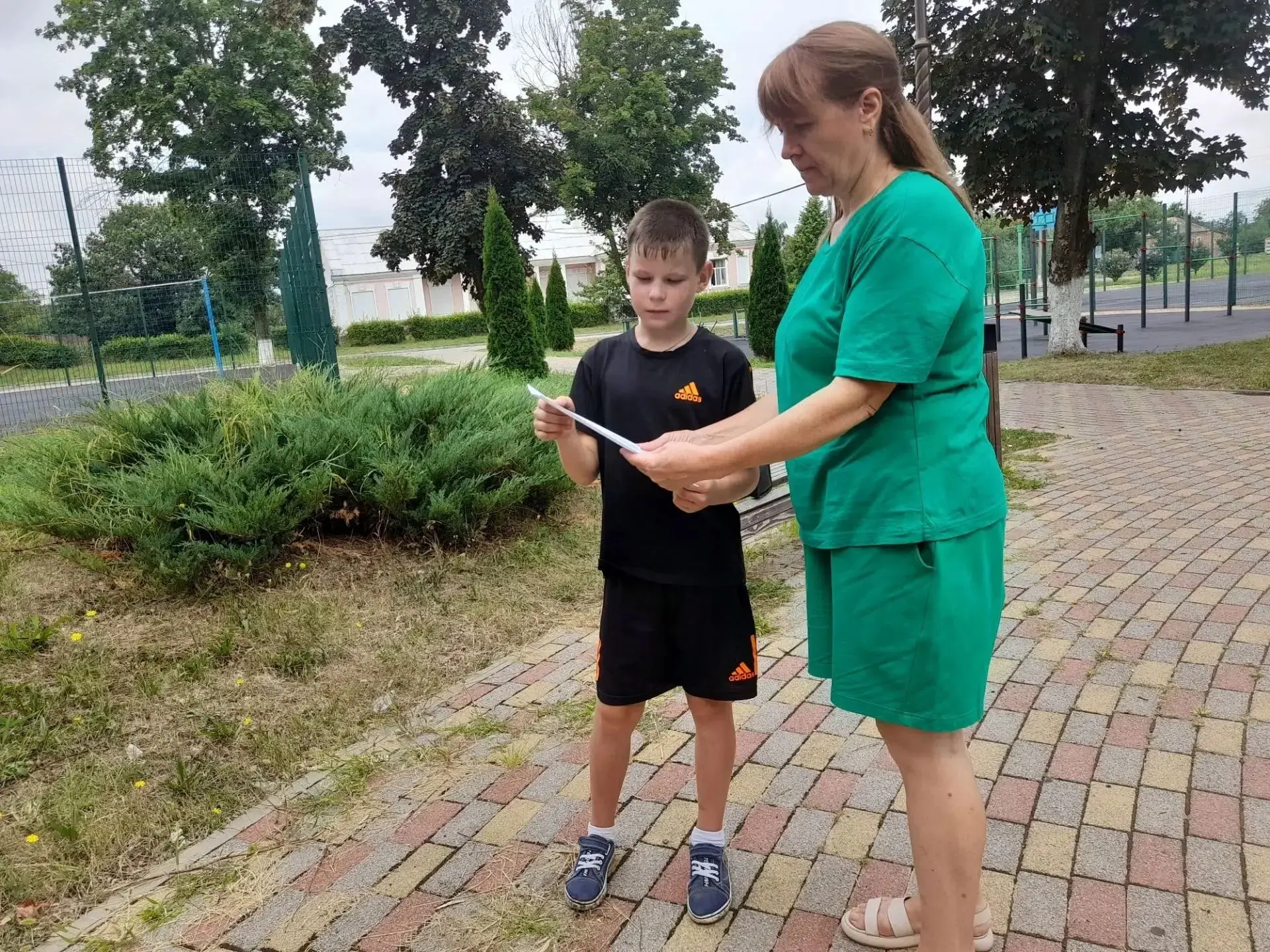 3 августа  2026 года в 5 ''В" классе прошла беседа  с учащимися на свежем воздухе ,,Соб...