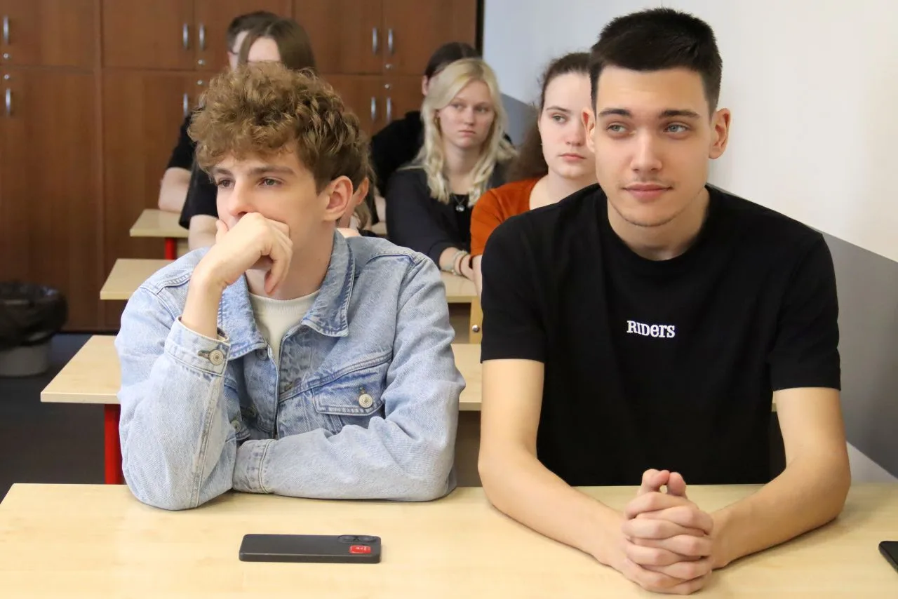 Факультет на связи 📦⭐  Студенты и преподаватели ФИЯ собрали и отправили новую партию помощи нашим за