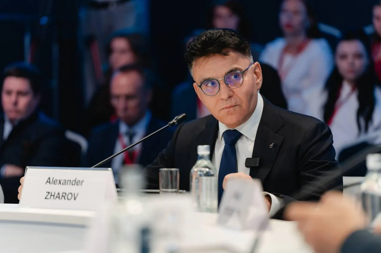 Генеральный директор «Газпром-Медиа Холдинга» Александр Жаров прокомментировал новость о переходе Ва