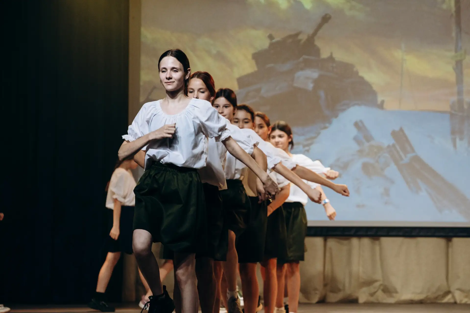🌹 «Помним! Гордимся!» — так звучит благодарность

В лагере «Дружба» прошла литературно-музыкальная 