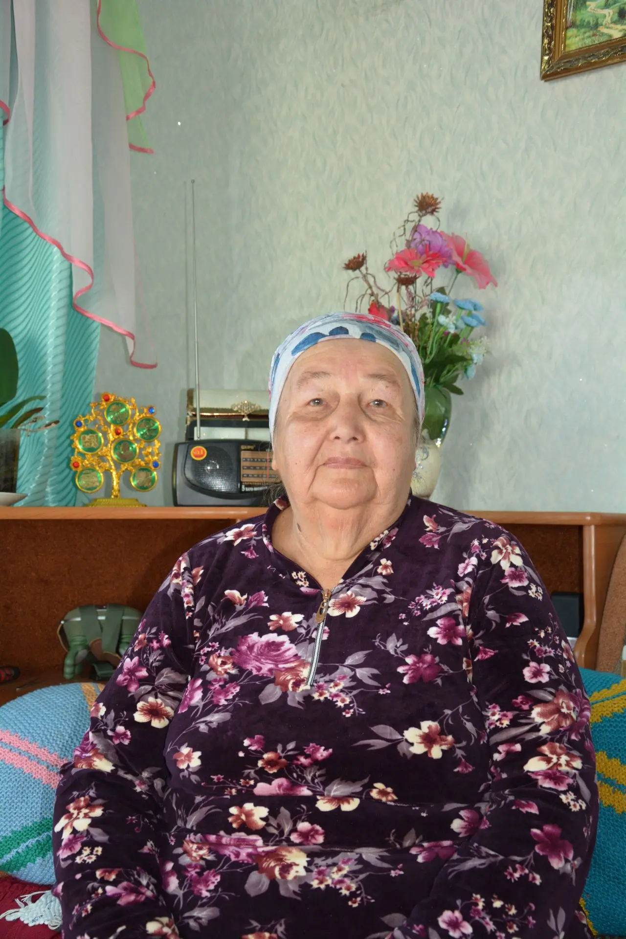 Әнисә Ишбулды ҡыҙы менән яҡындан таныш булмаһам да, уның районыбыҙҙа уҙған барлыҡ сарал...