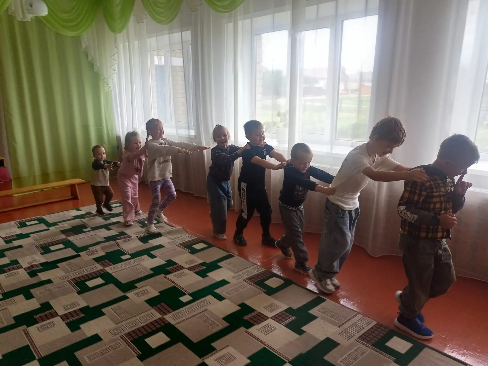 Справа-лето,