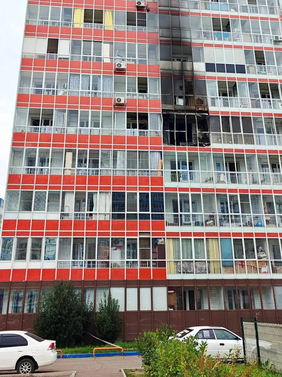 Уважаемые наши друзья. В Белых росах очередной пожар. Судя по всему квартира сверху тож...
