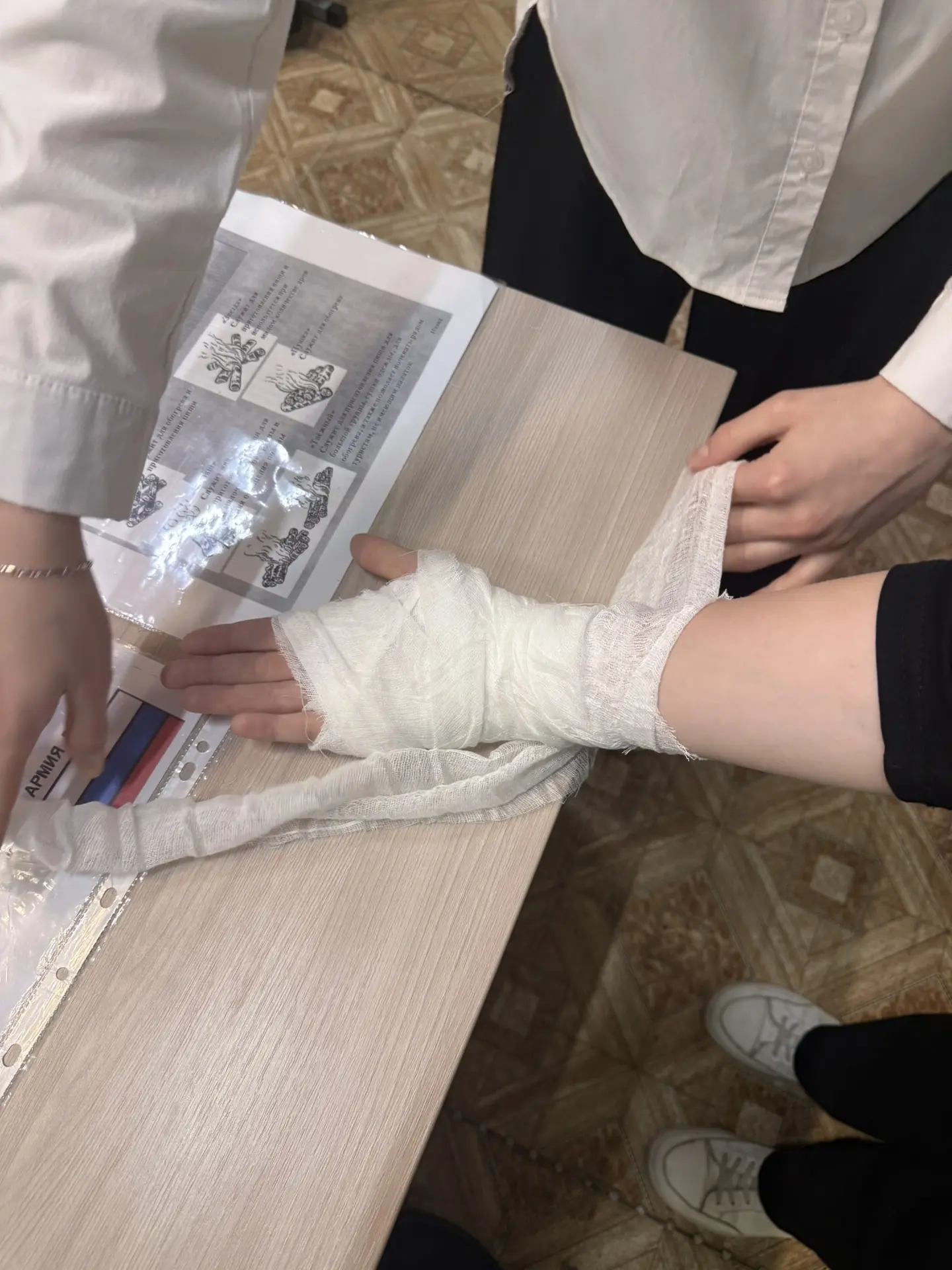 На занятиях курса внеурочной деятельности "Основы медицины" в предпрофильном классе обу...