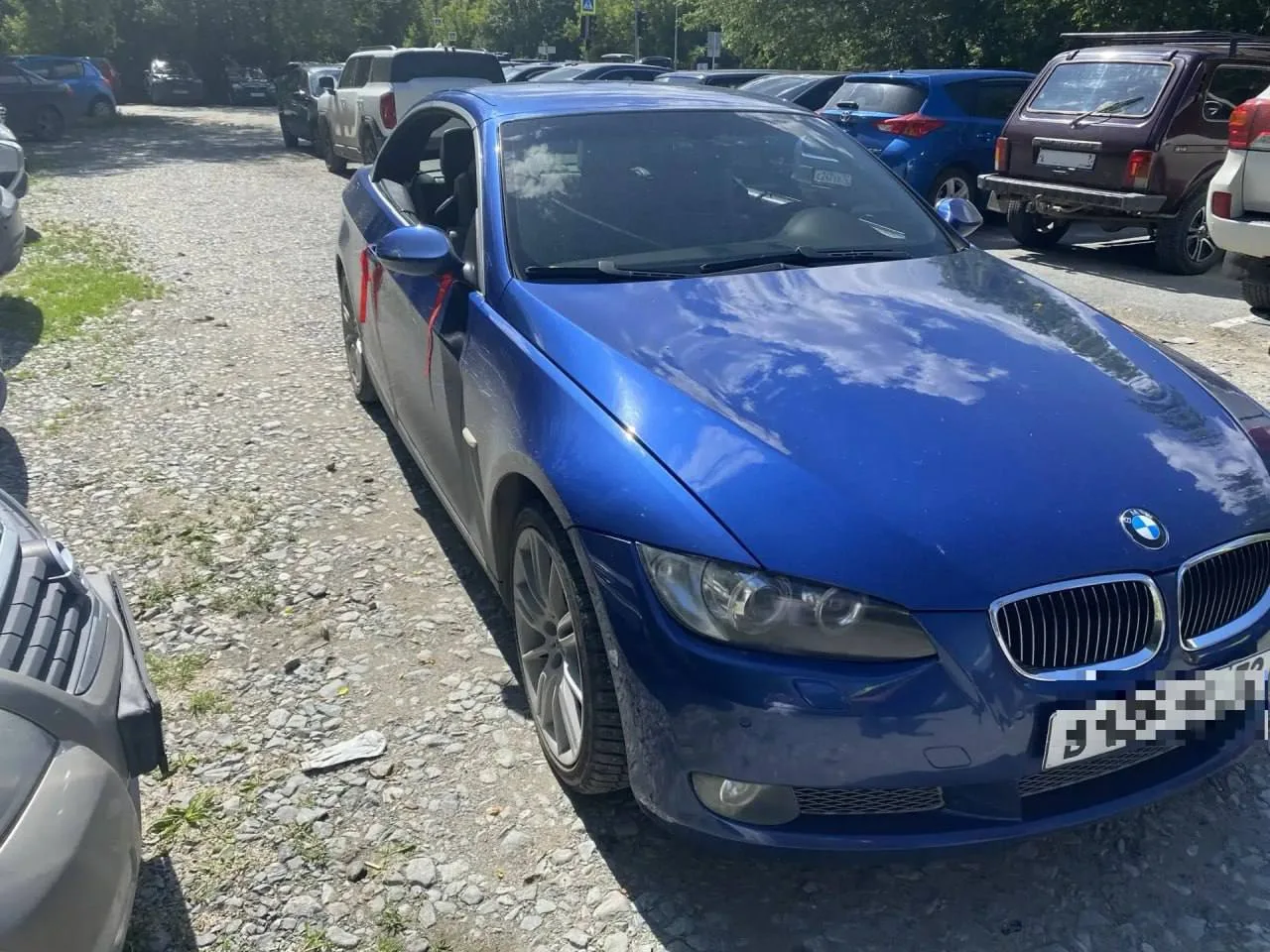 Участника свадебного кортежа на BMW привлекли к ответственности за нарушение ПДД.

20-летнего владел