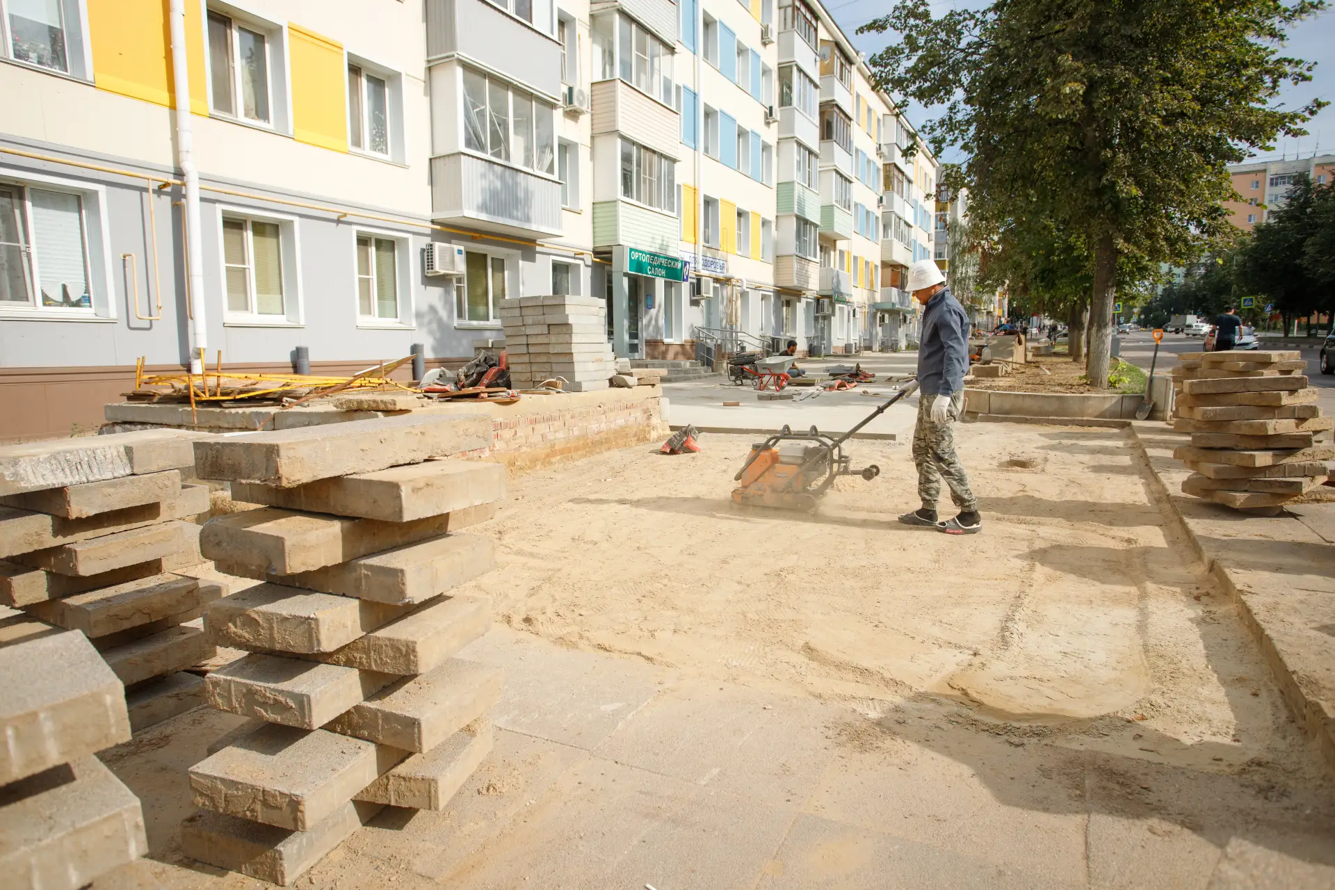 В Кашире-2 продолжаются работы по восстановлению благоустройства после проведения ремонта теплотрасс