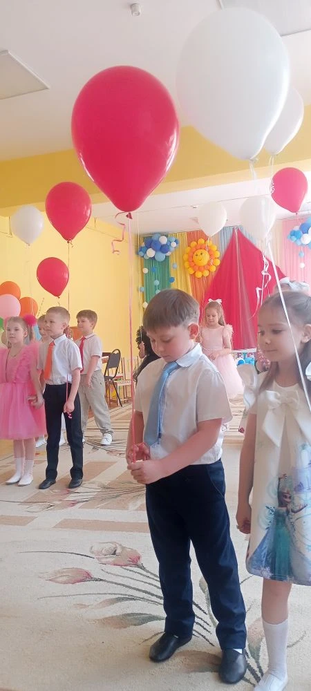 🎉 Первый выпускной бал, этот трогательный праздник прошел сегодня у ребят подготовител...