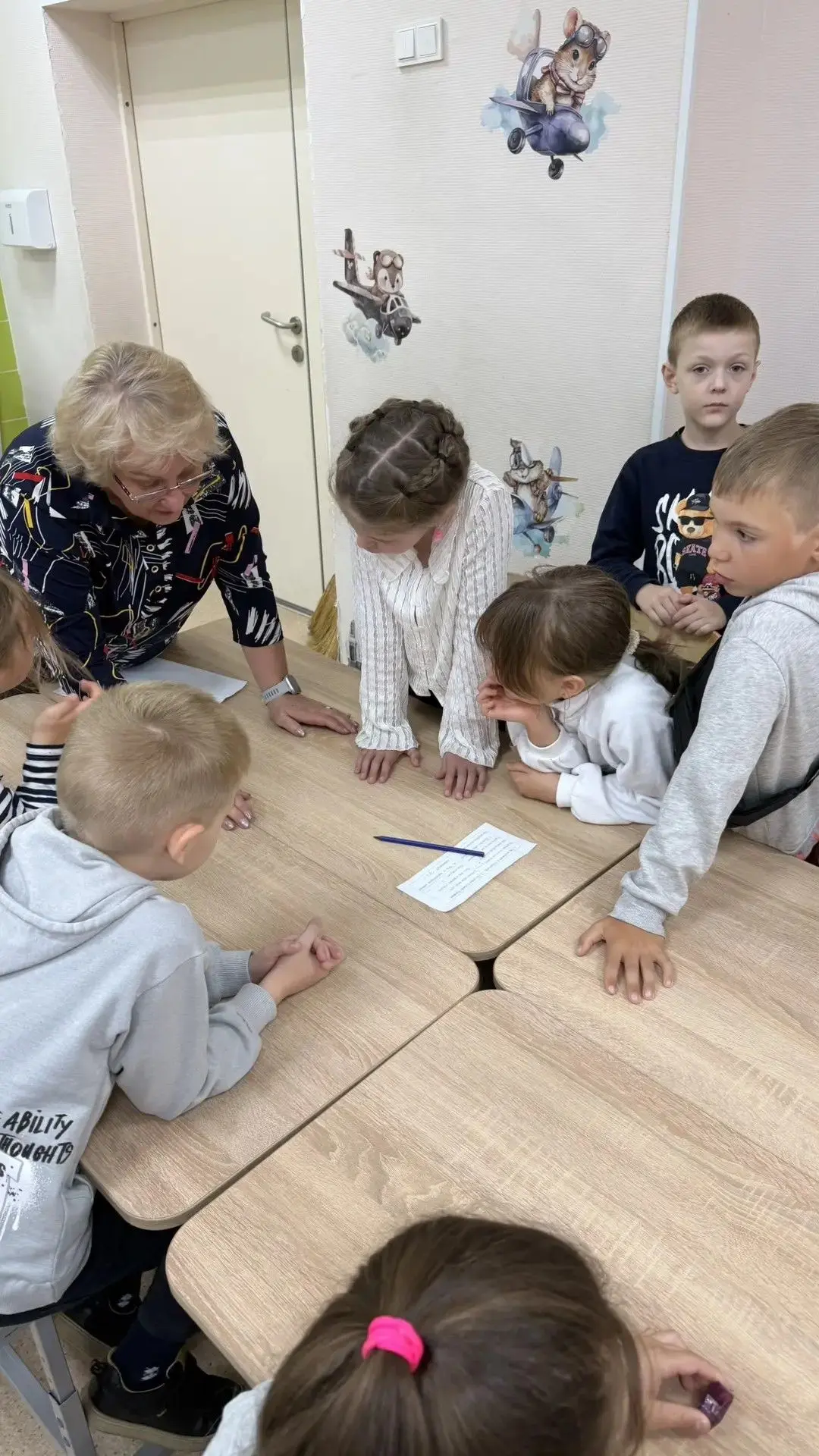 Двенадцатый день смены в пришкольном лагере “Салтыковская радуга” прошёл ярко и незабываемо!  
Сегод