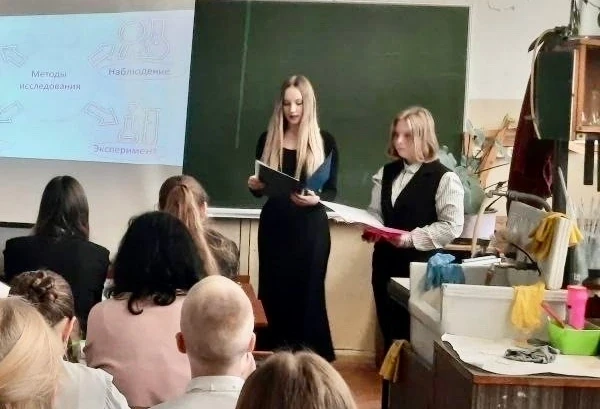 🧪 НАШИ ЮНЫЕ УЧЕНЫЕ СНОВА В ТОПЕ! 🔬  Ребята из ДДЮТ Выборгского района блестяще представили свои иссл