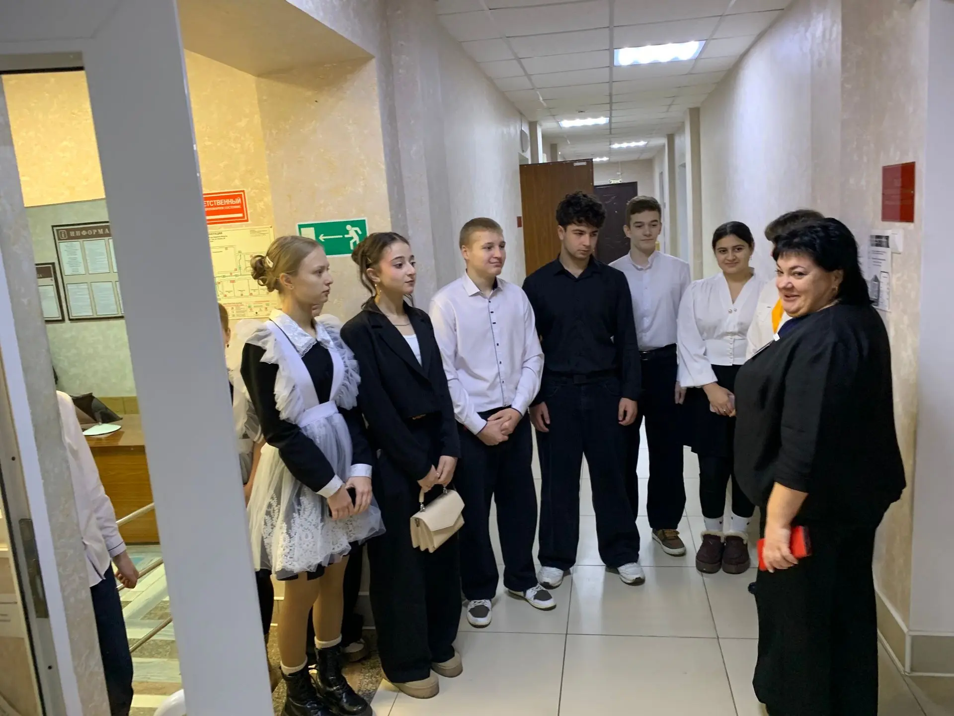 Старшеклассники стали слушателями судебного заседания в Тимском районном суде
⁣
Сегодня старшеклассн