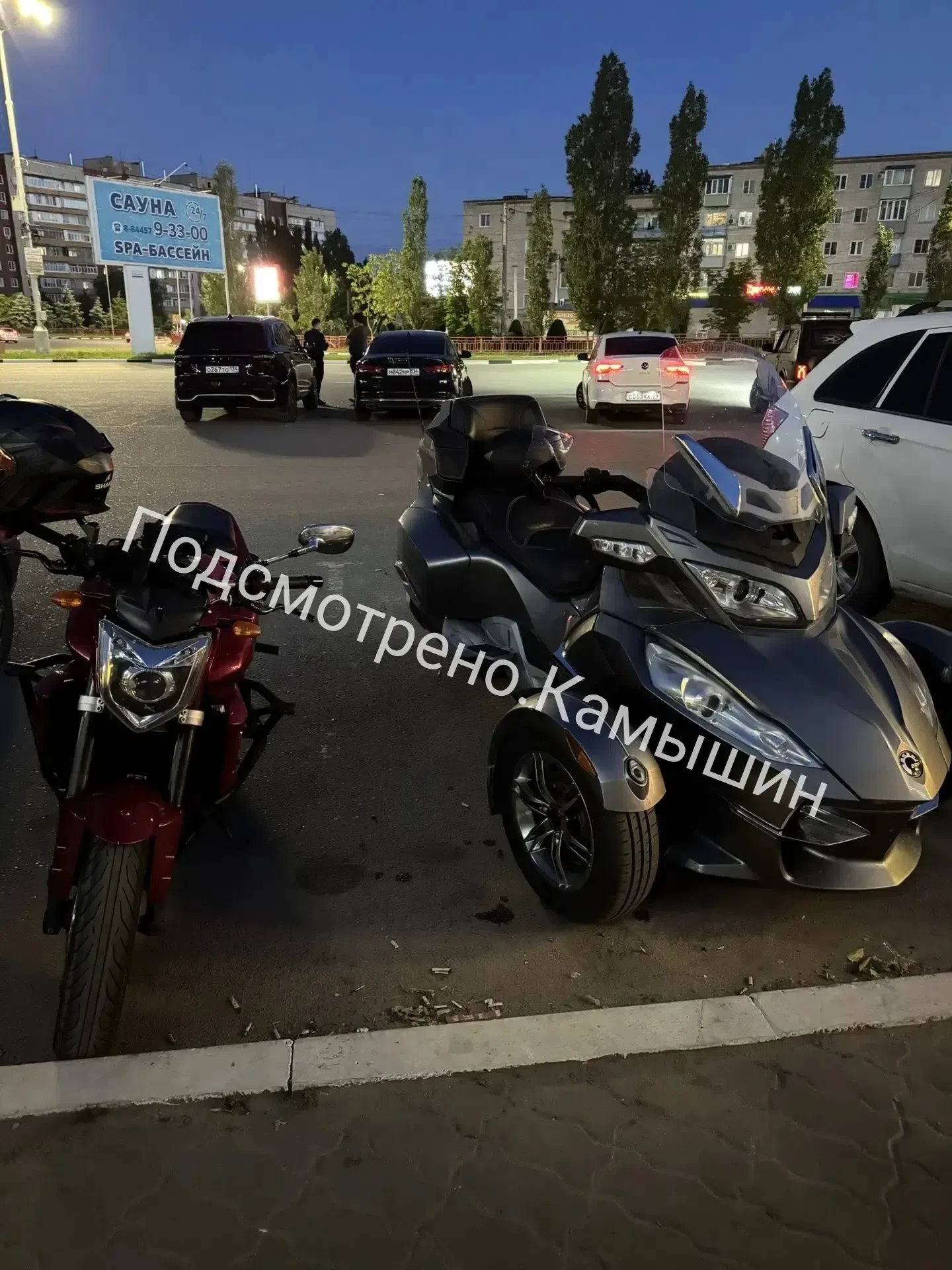 🤔В Камышине замечен интересный и достаточно редкий агрегат, это трицикл BRP Can-Am Spyder. Сие трех