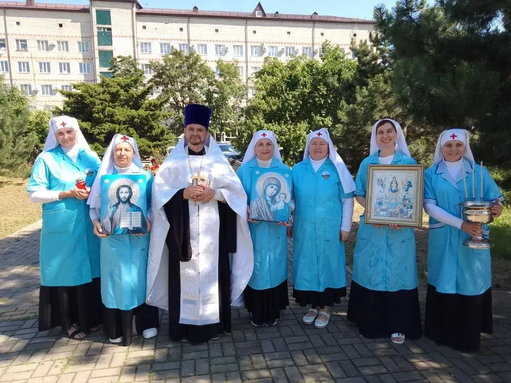 В Белореченской ЦРБ освятили два отделения и регистратуру

23 июня в Центральной районной больнице Б
