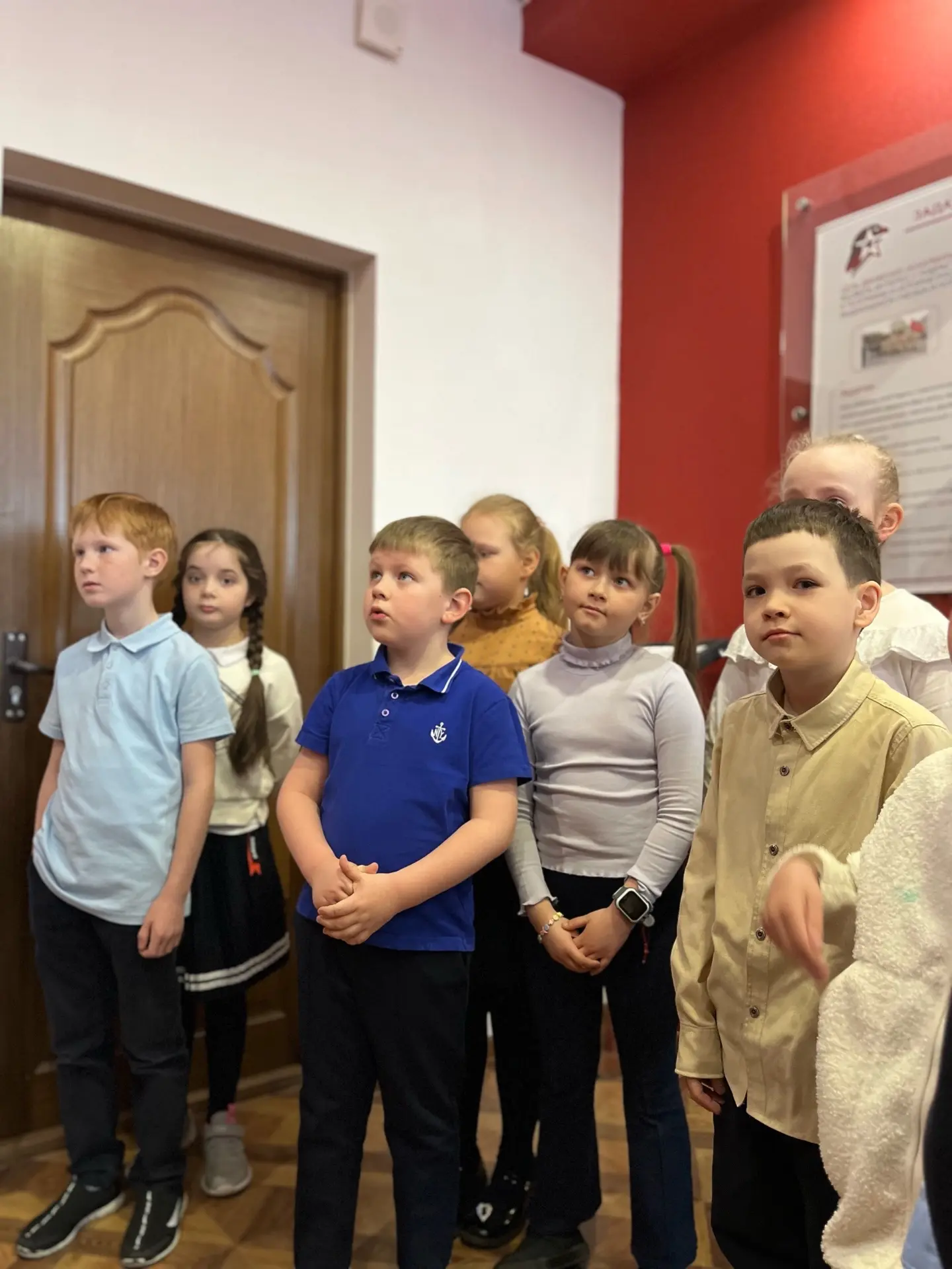 В ШКОЛЬНОМ МУЗЕЕ — путешествие в историю! 💫  Первоклассники сразу трёх классов — 1 «Б», 1 «В» и 1 «Е