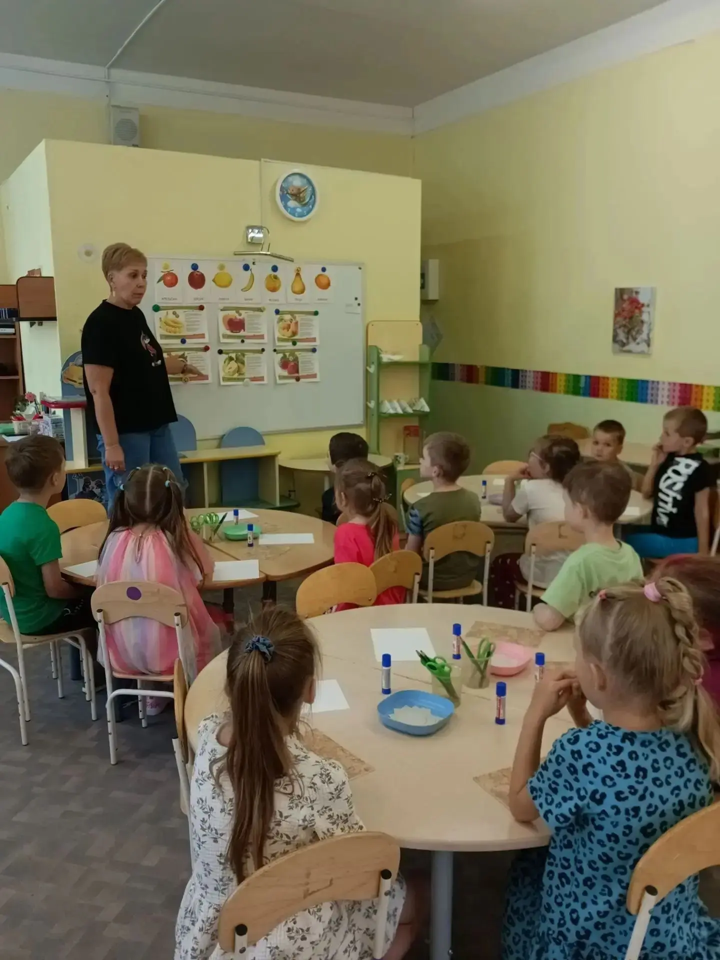 В рамках тематической недели "Фрукты"  ребята из группы "Ромашка" окунулись в мир ярких...