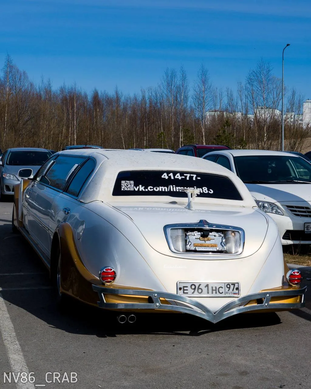🚘 «Прошла эпоха». В Нижневартовске обнаружили еще один заброшенный лимузин.  🏥 Он уже пару лет стоит