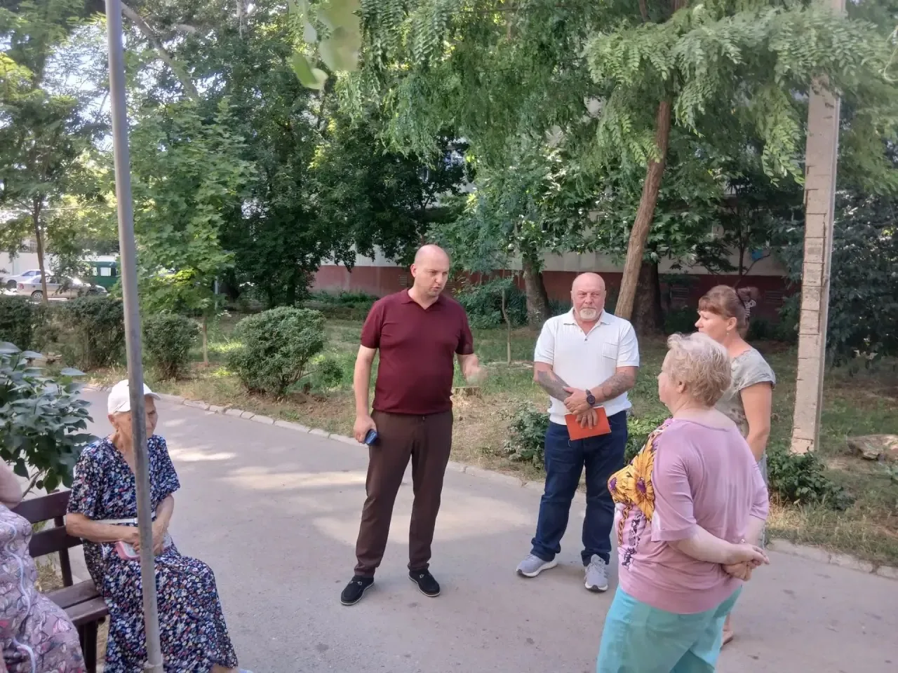 Вместе с депутатом Керченского  городского совета  от "Единой России" Дмитрием Андропул...